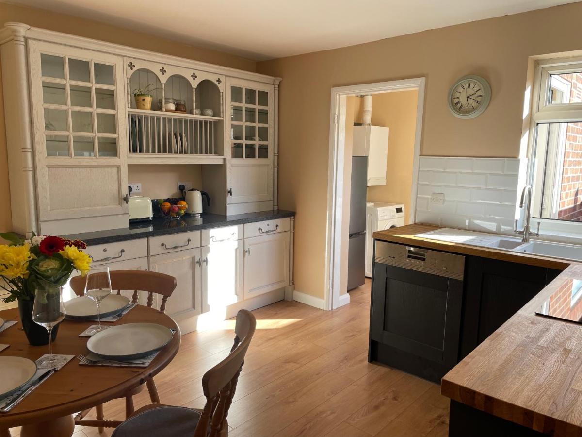 Rasen Cottage Burton  ภายนอก รูปภาพ